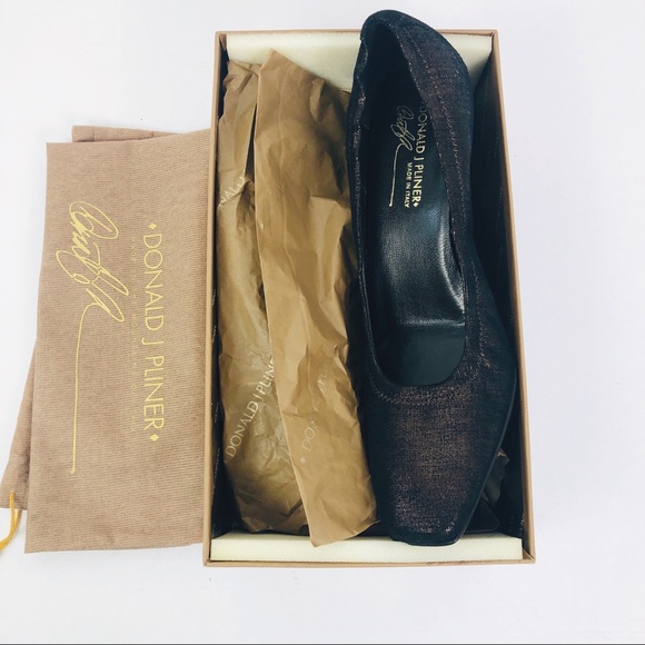 Donald J. Pliner  Square Toe Kitten Heel Pump - Picture 6 of 8